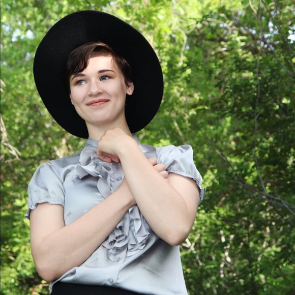 Meet your Posher, Kaisha - Picture 1 of 1